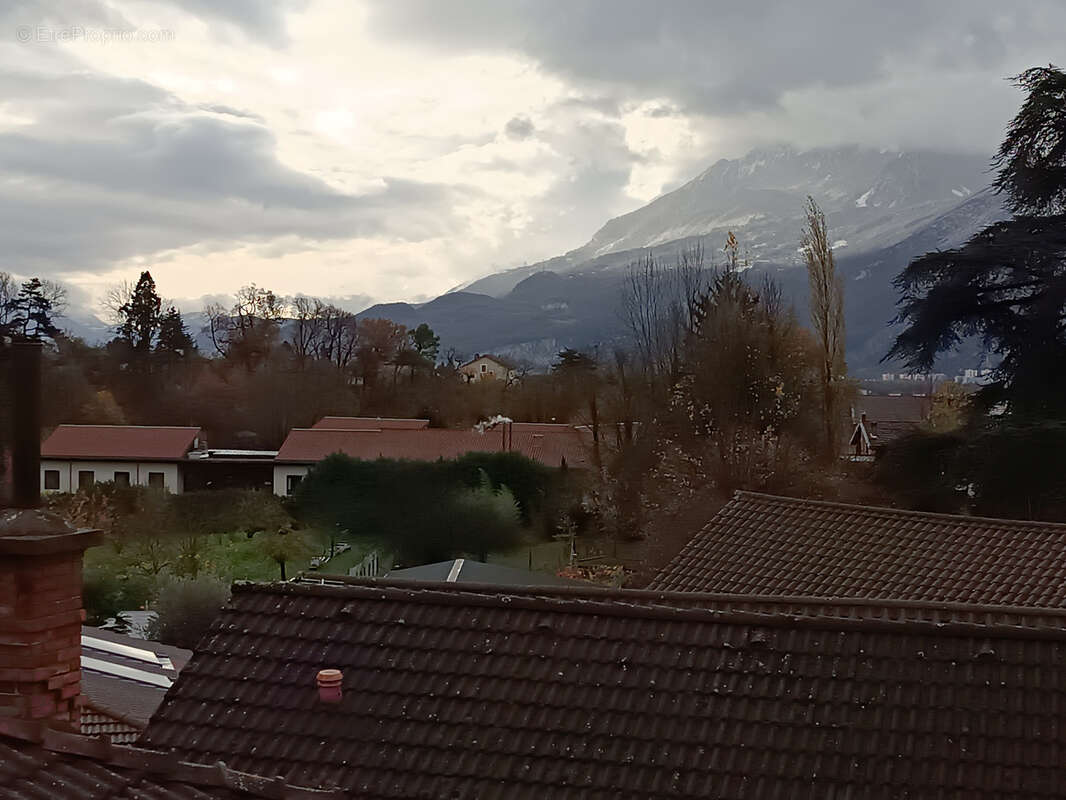 Appartement à SAINT-EGREVE