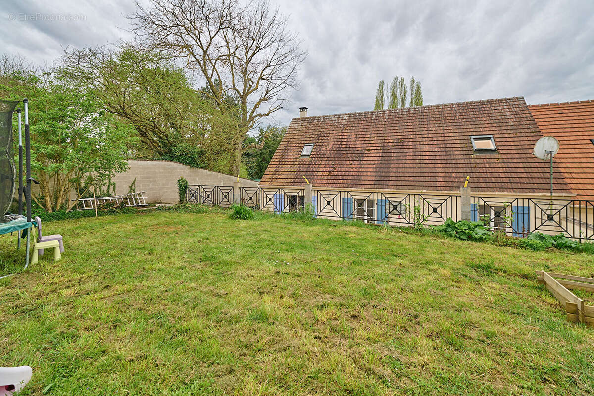 Maison à AMBLAINVILLE
