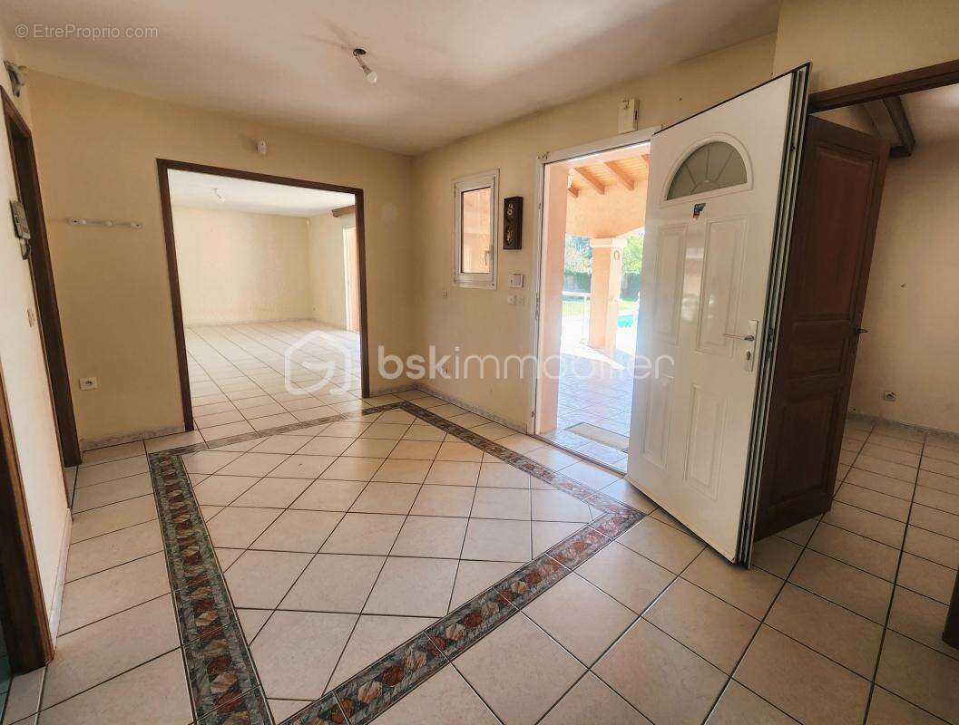 Maison à MONTELIMAR