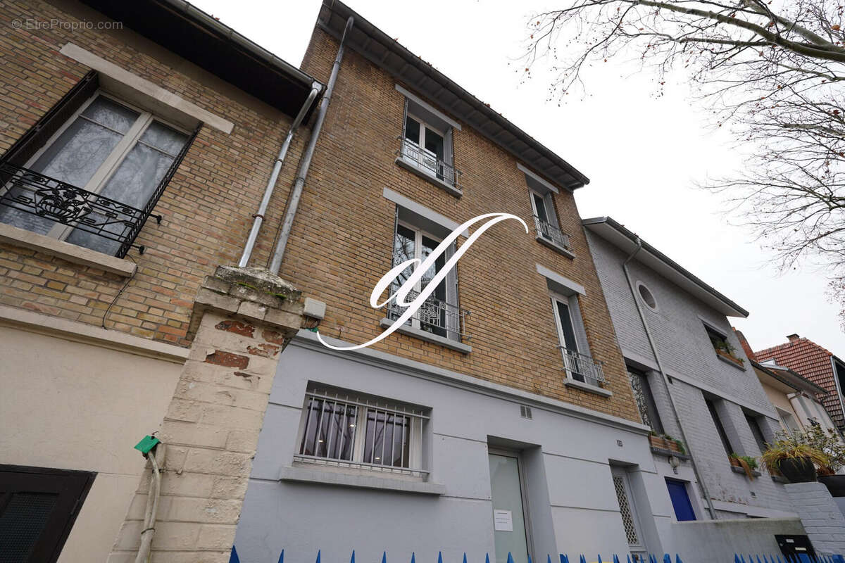 Commerce à ISSY-LES-MOULINEAUX