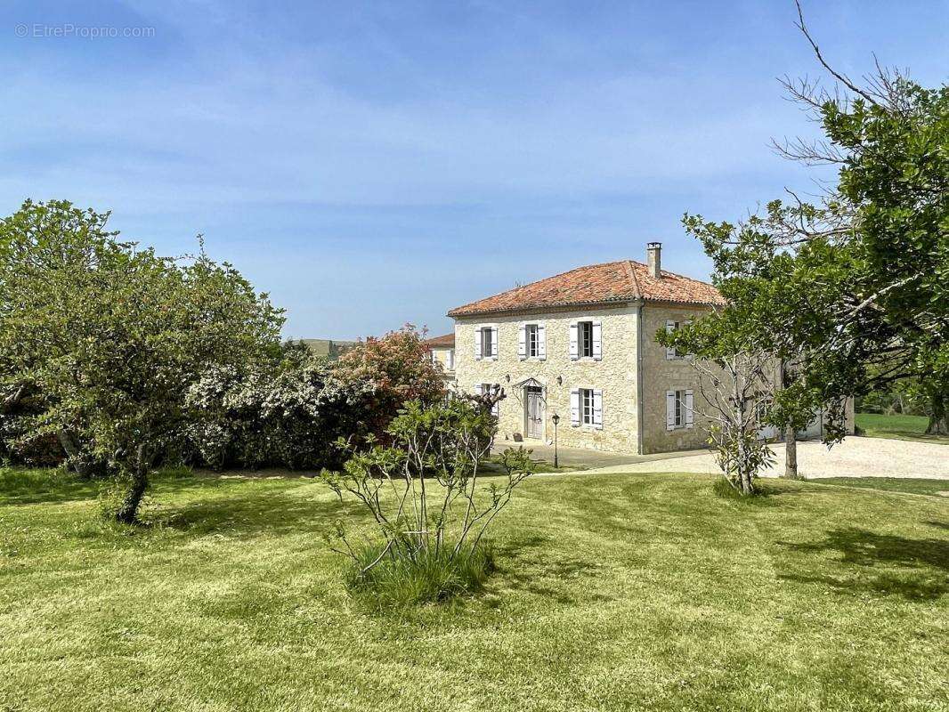 Maison de famille au cœur de la campagne gersoise - photo 19