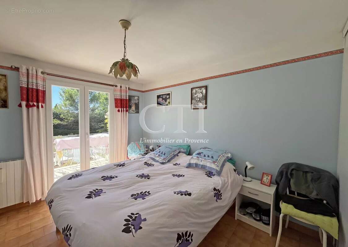 Charmante villa de plain-pied avec beau terrain arboré et clos de 2 627 m² - photo 14