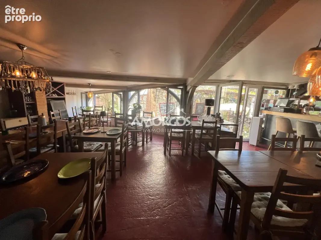 Vente murs commerciaux au coeur du village classe - photo 2