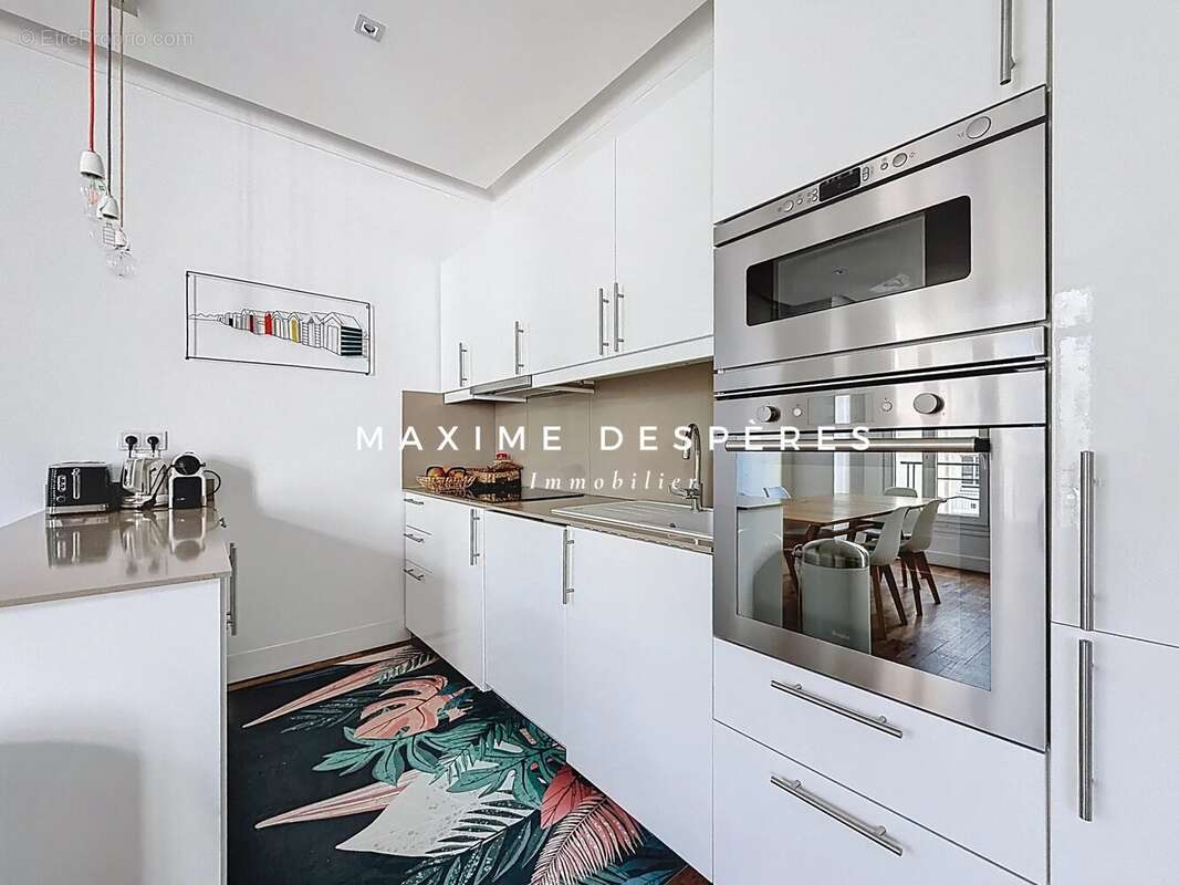 Appartement à NEUILLY-SUR-SEINE
