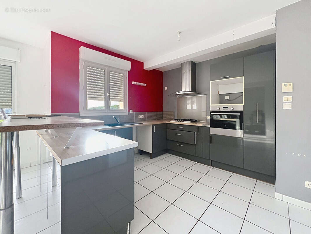 Maison à AMBILLOU-CHATEAU