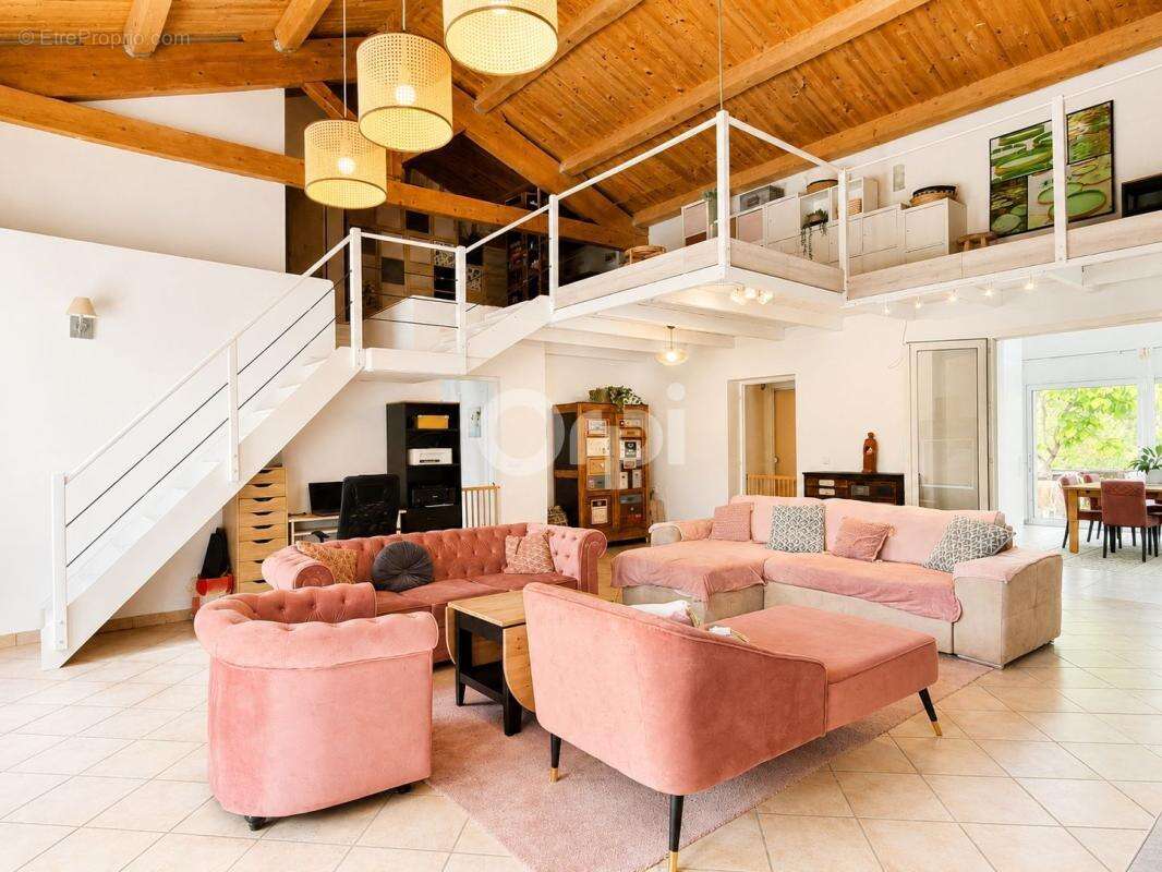 Maison à LES PLANS