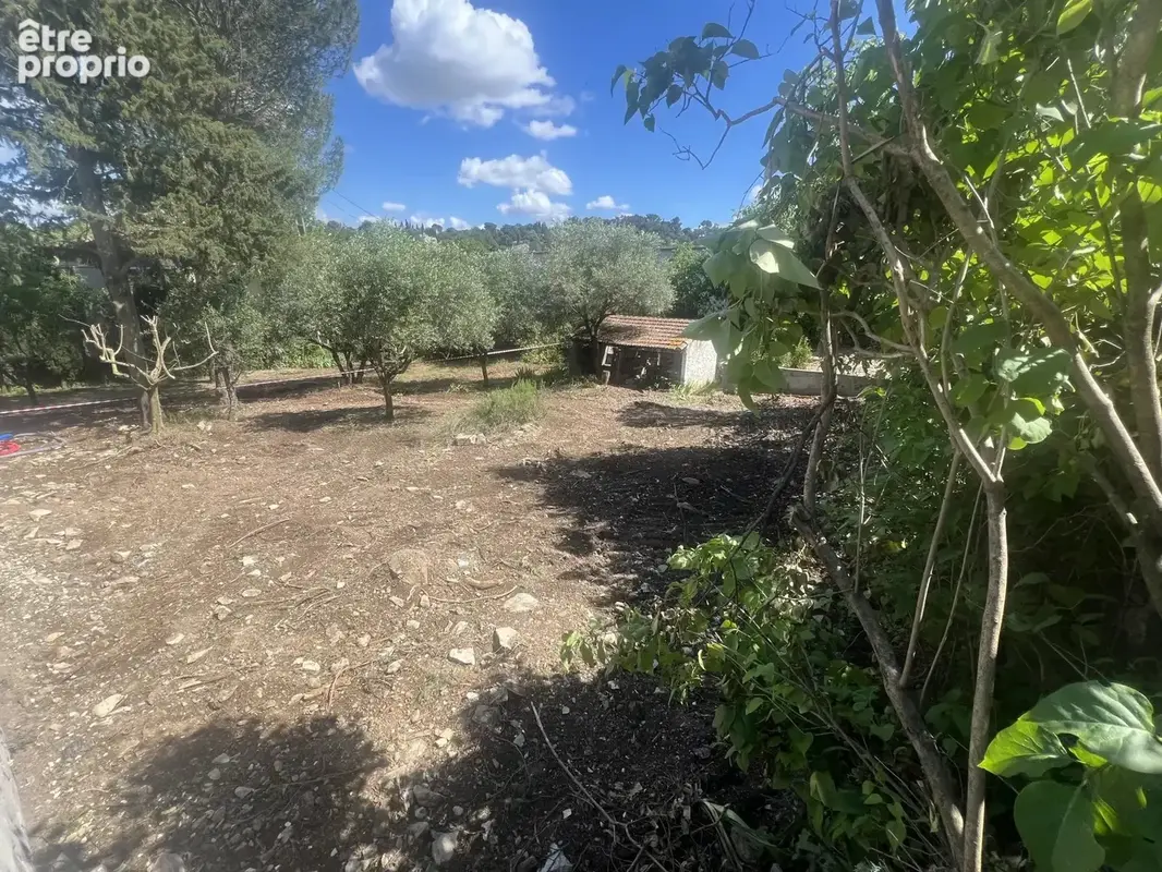 Terrain à NIMES