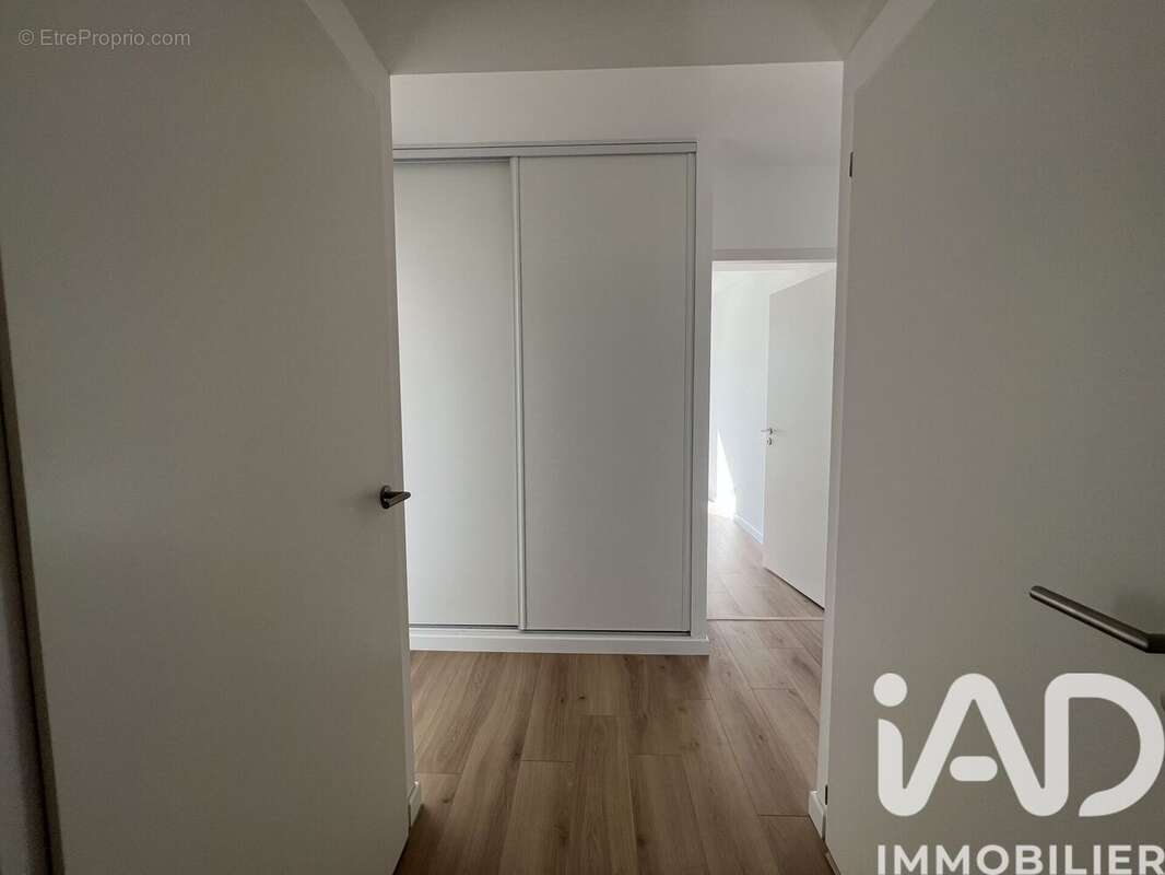 Photo 3 - Appartement à LA CHAPELLE-DES-FOUGERETZ