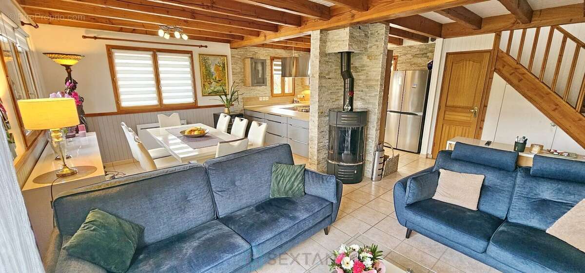 Maison à LACHAPELLE-AUZAC