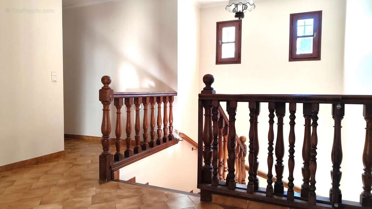 Maison 157 m² - Ascenseur - Garage - Terrain 930 m² - photo 10