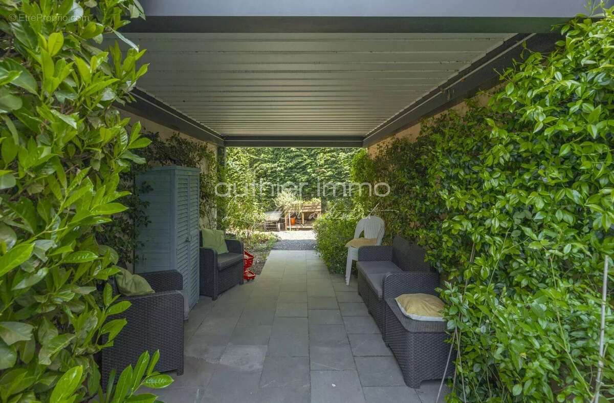 Appartement à MOUANS-SARTOUX