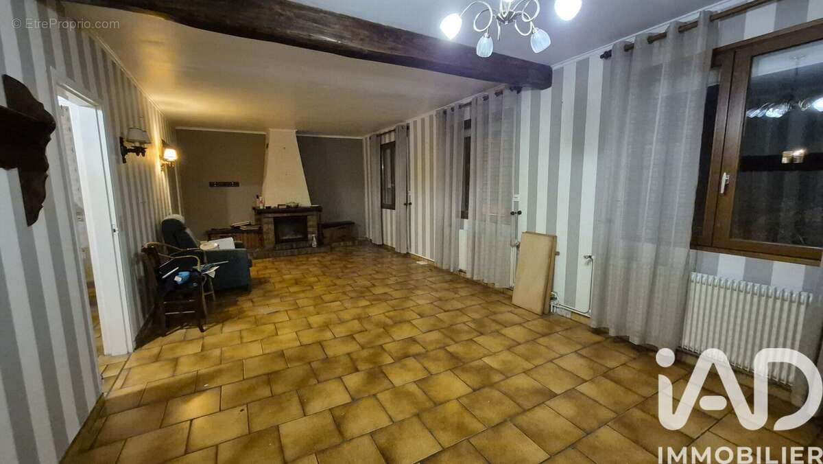 Photo 5 - Maison à LONGPRE-LES-CORPS-SAINTS