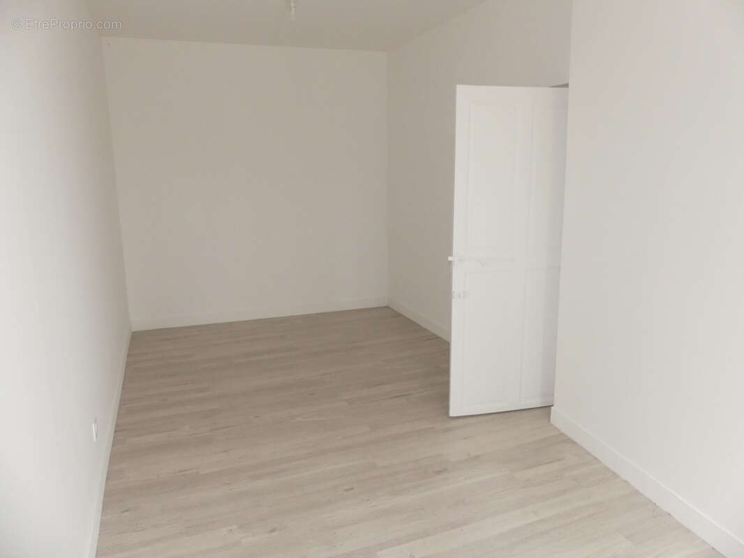 Appartement à FONTVIEILLE