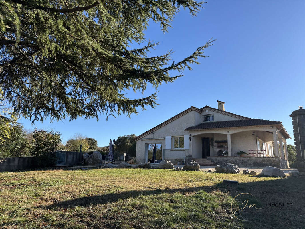 Maison à CONQUEYRAC