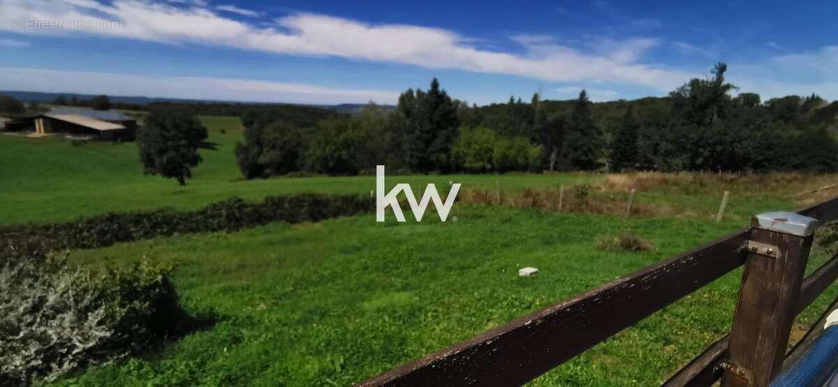 Maison à LAPARROUQUIAL