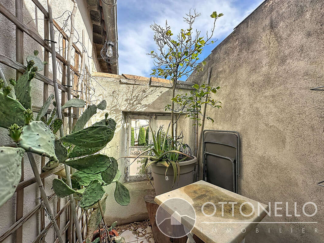 Maison à ROQUEBRUNE-SUR-ARGENS