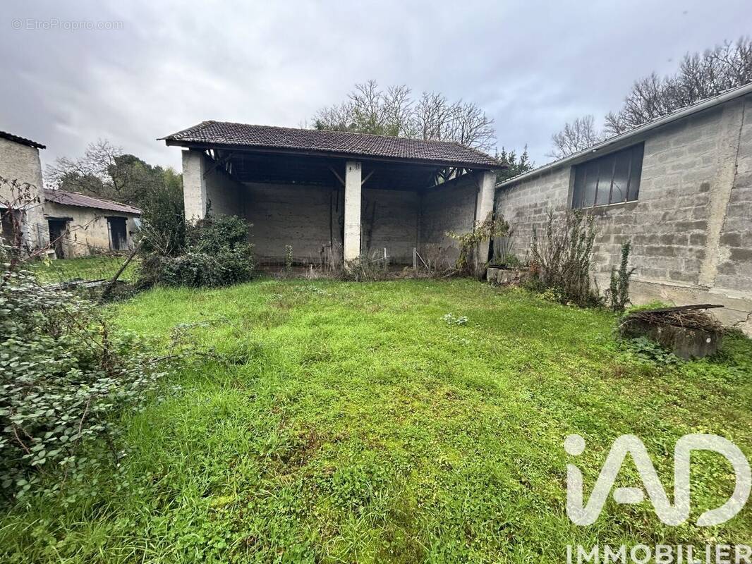 Photo 1 - Terrain à ILLATS