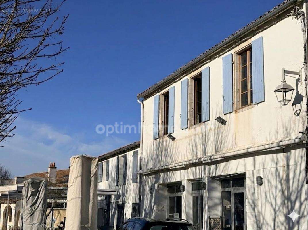 Immeuble murs avec commerces et licence à ARS EN RÉ 17590 - photo 10