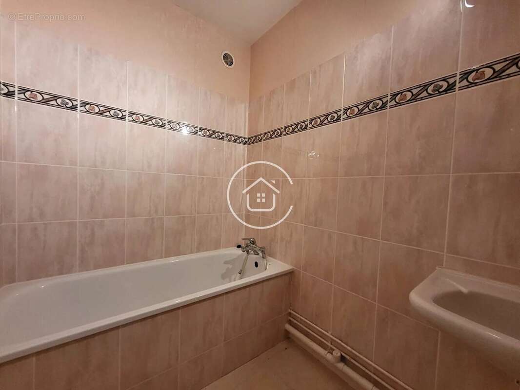 Appartement à LA CHAUSSEE-SAINT-VICTOR