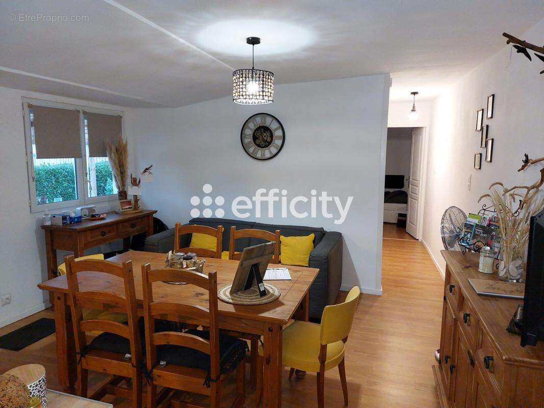 Maison à SAINT-HILAIRE-LA-PALUD