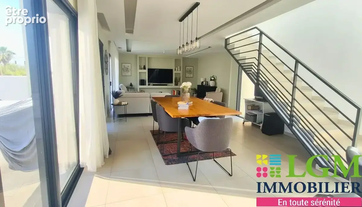 Marsillargues — Contemporaine 2021, suite parentale RDC, piscine 8×4 - photo 3