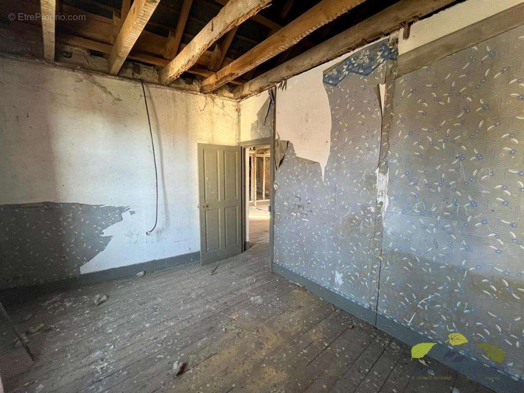 Maison à SAINT-MOREIL