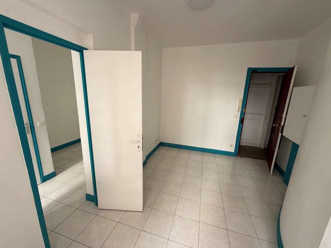 PARIS 6ᵉ – RUE DE RENNES – Un petit appartement qui a tout d'un grand ! - photo 13