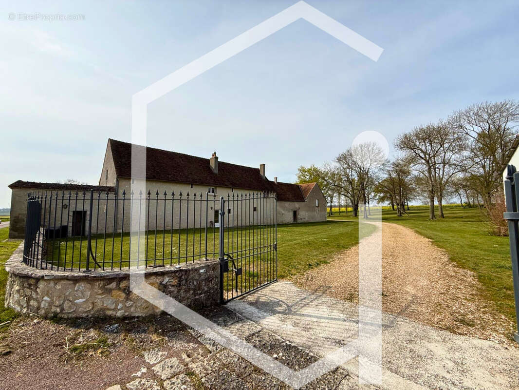 Maison à COSNE-COURS-SUR-LOIRE