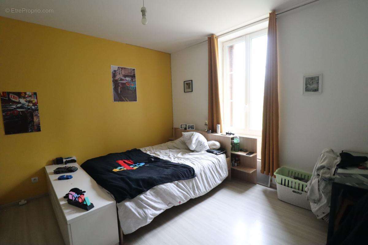 Charmante maison de caractère sur plus de 7000 m2 de terrain - photo 8