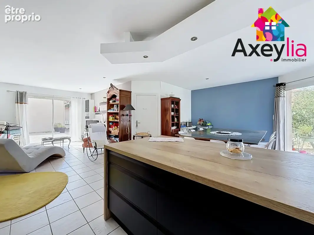 A vendre - chazelle sur lyon -  maison de plain-pied avec garage et terrain - photo 7