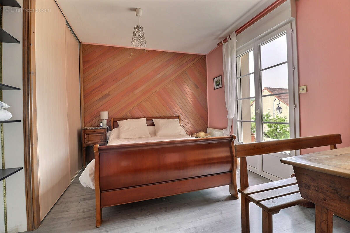 Maison à SAINT-MARTIN-SOUS-MONTAIGU