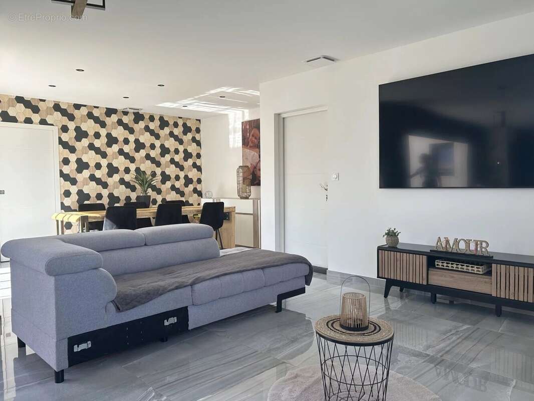 Maison à JAUNAY-CLAN