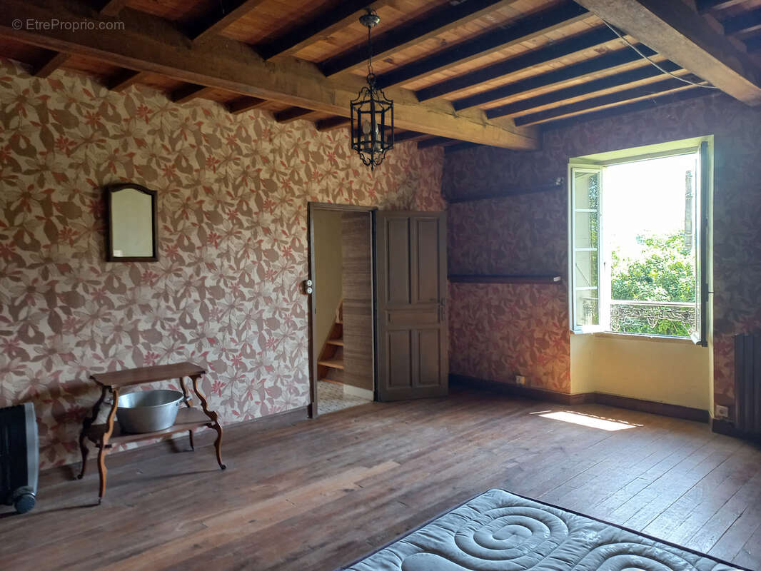 Maison à TRIE-SUR-BAISE