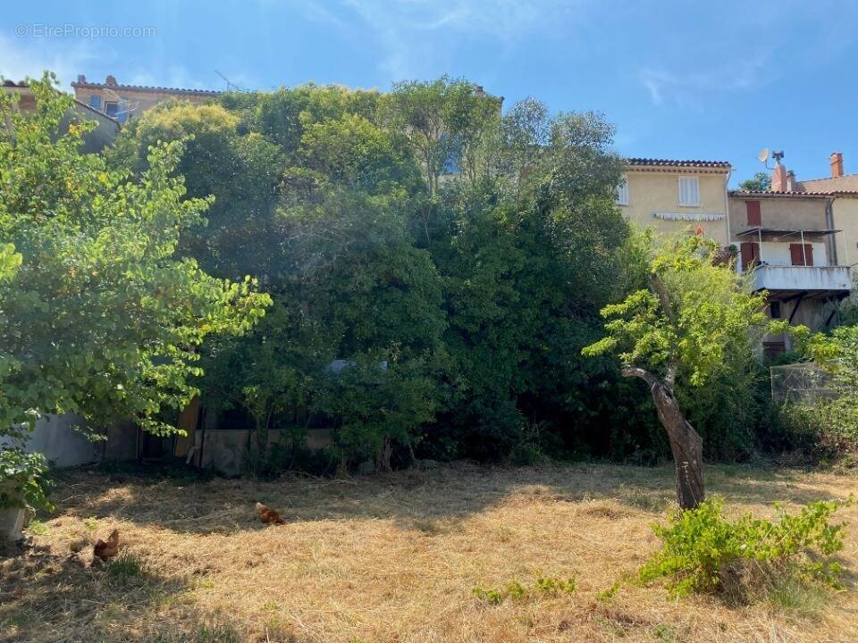 Terrain à SIX-FOURS-LES-PLAGES