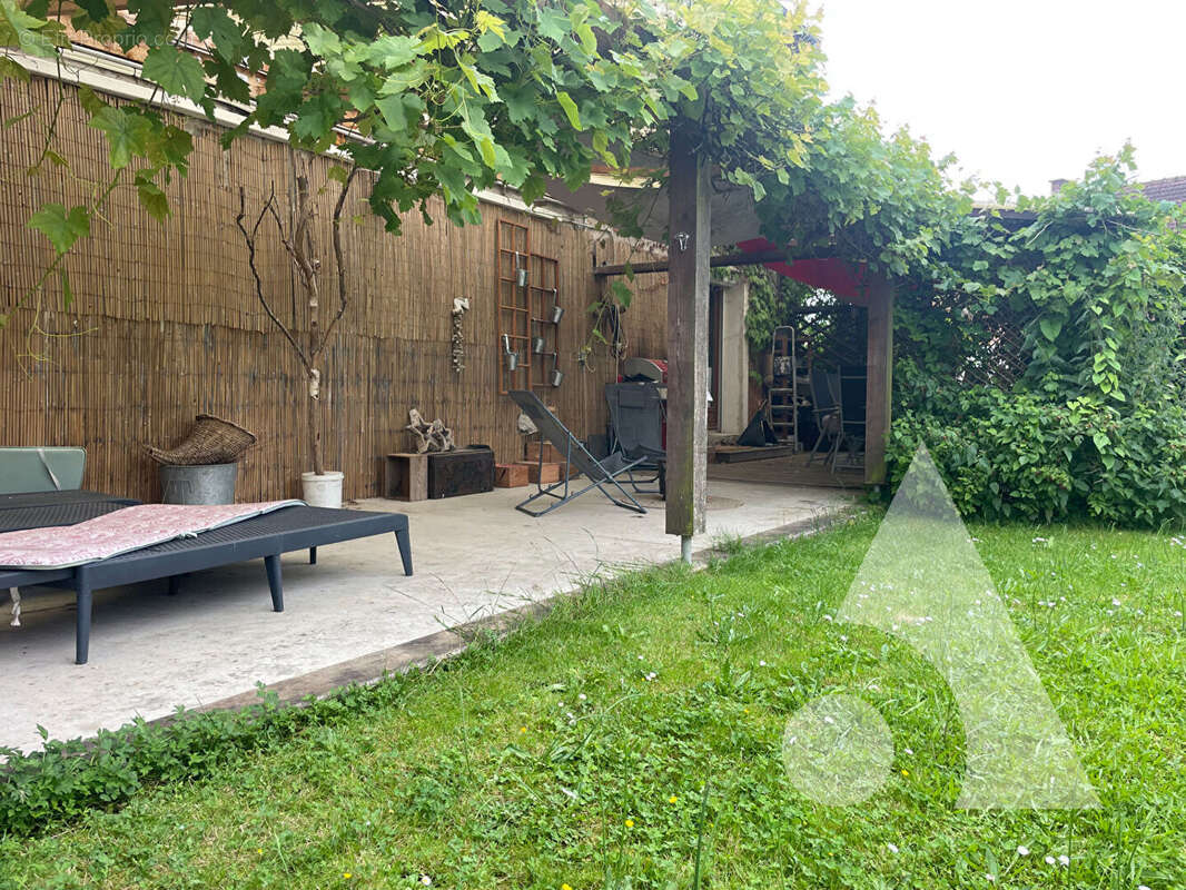 Longère en pierres 4 chambres avec jardin - photo 12