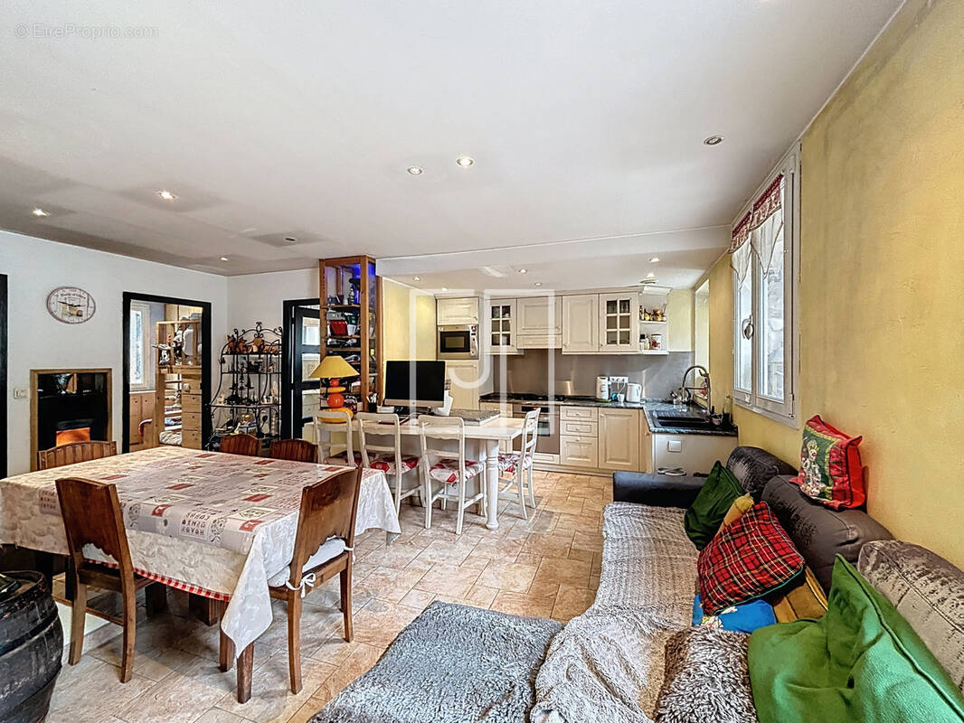 Appartement à LA CONDAMINE-CHATELARD