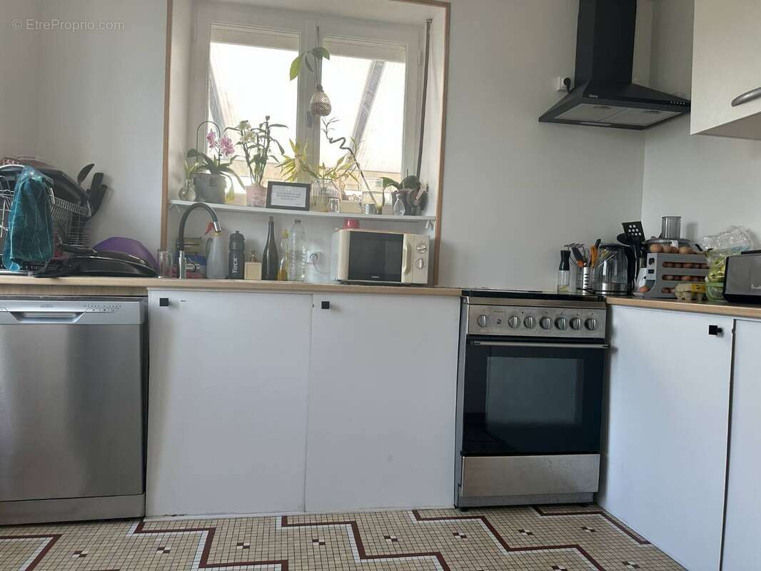 Maison à SAINT-LAMBERT-DU-LATTAY