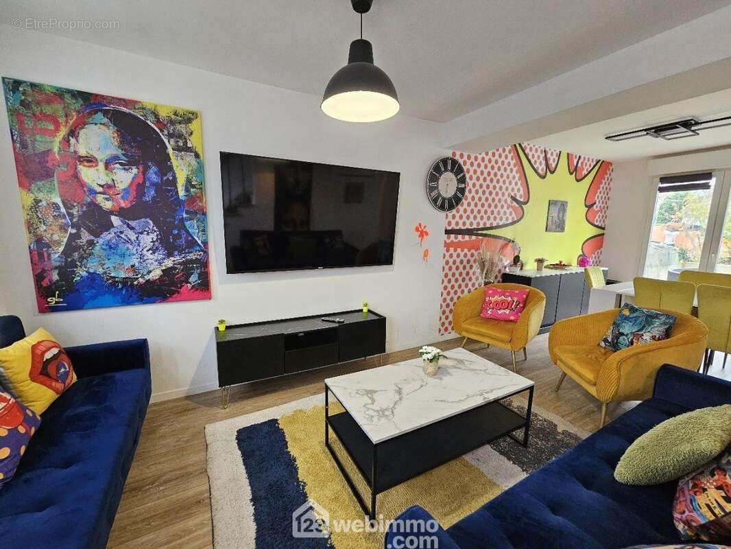 Un espace cosy et lumineux, parfait pour des soirées détente en famille ou entre amis - Maison à TINQUEUX