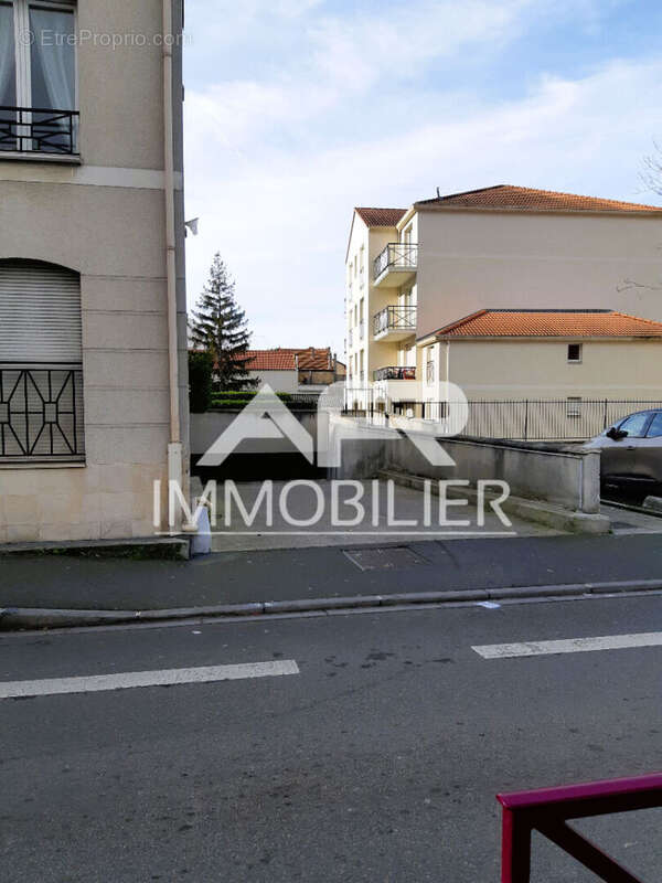 Parking à BEZONS