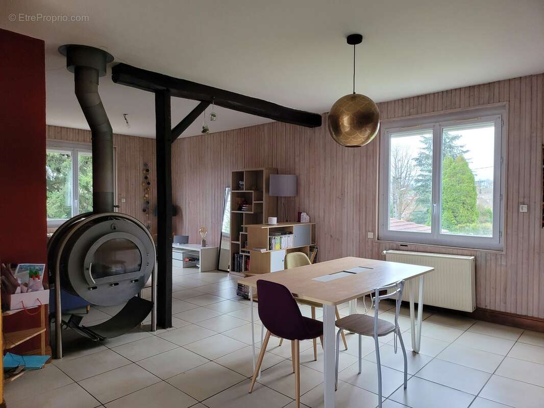 Maison à CONDAT-SUR-VIENNE