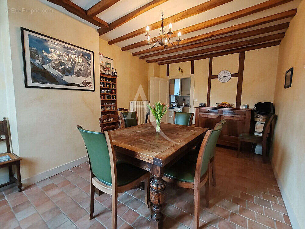 Maison à CANDE-SUR-BEUVRON