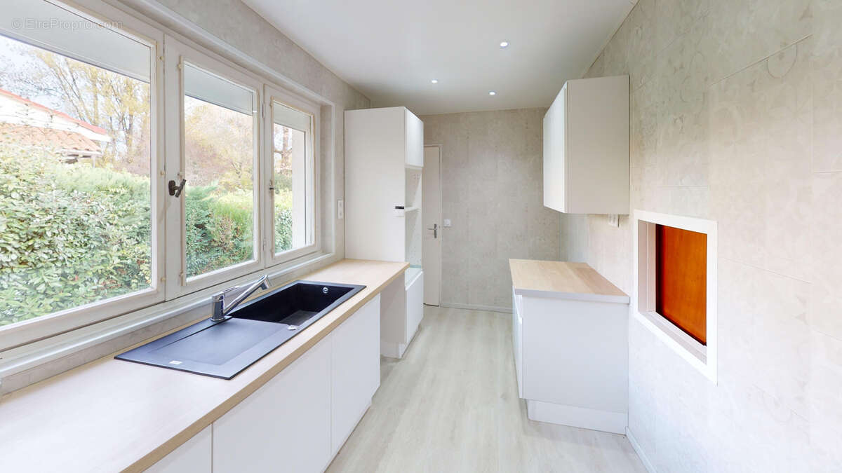  Maison familiale à vendre à LÉOGNAN, quartier FRIGÈRES - photo 2