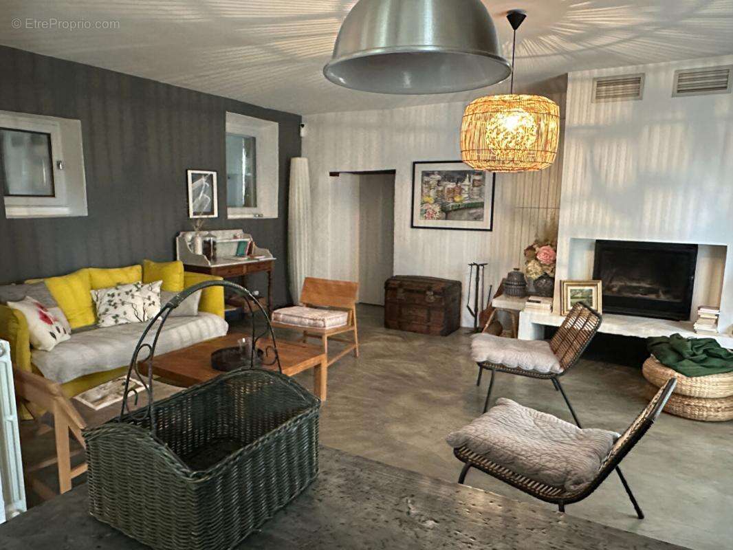 Maison à VINEZAC
