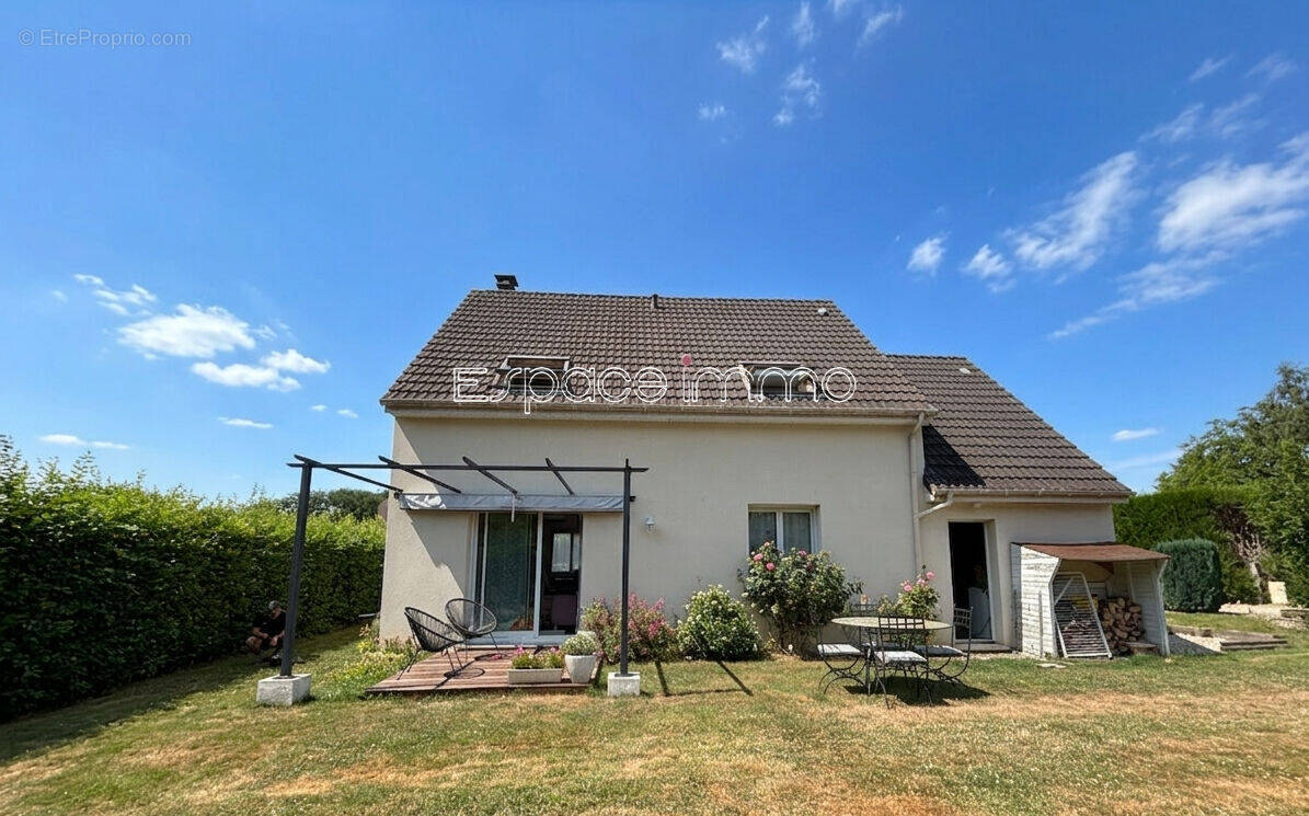 Maison à SIERVILLE