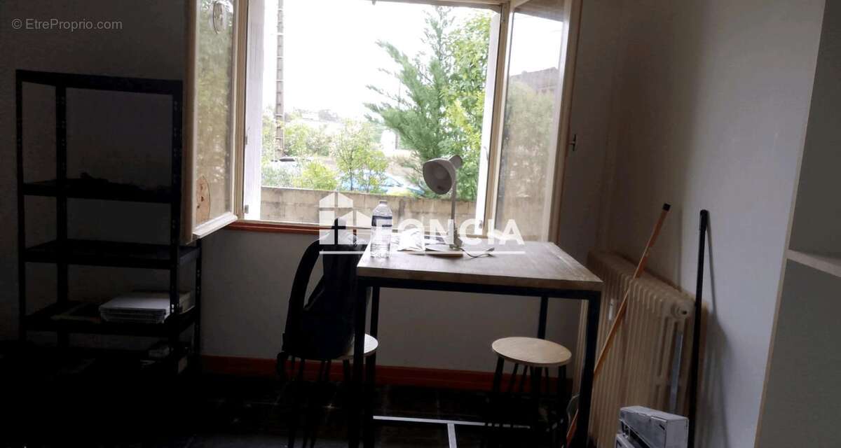 Studio libre à la vente dans un quartier tranquille - photo 2