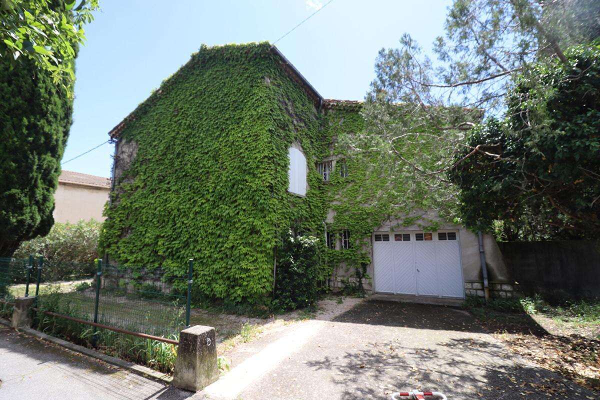 Maison à VILLENEUVE-LES-AVIGNON