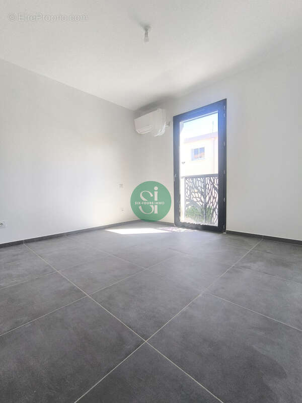 Appartement à SIX-FOURS-LES-PLAGES