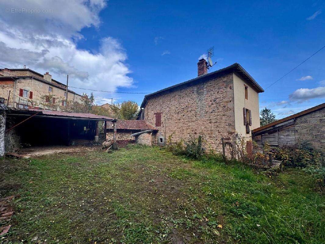 Maison à SAINT-LEGER-SOUS-LA-BUSSIERE