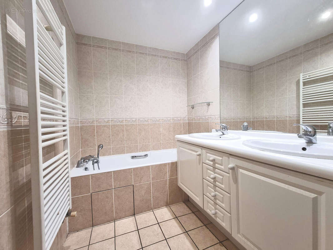 Appartement à SAINTE-FOY-LES-LYON
