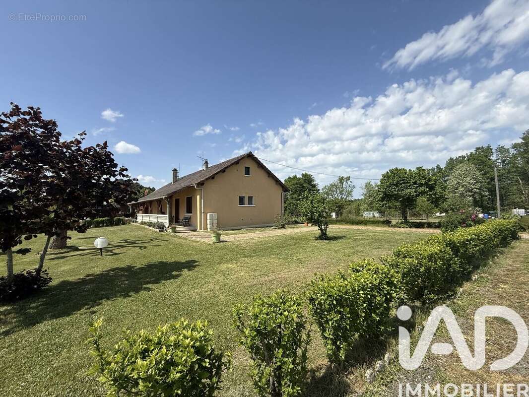 Photo 8 - Maison à ANTONNE-ET-TRIGONANT